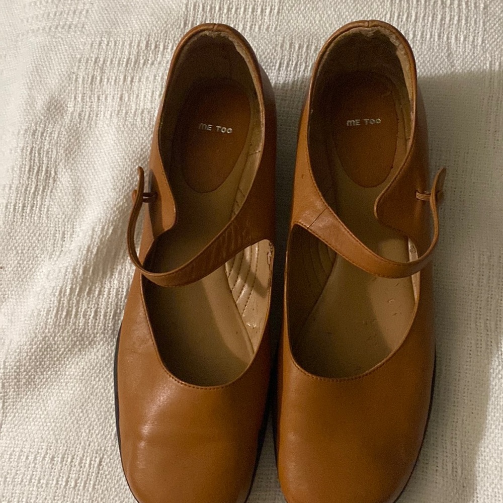 Shoes size 9